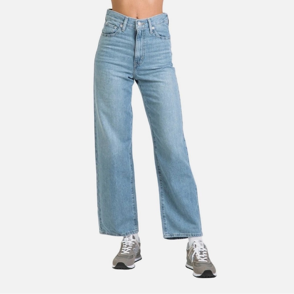 High Waist Straight Leg Levi’s Jeans